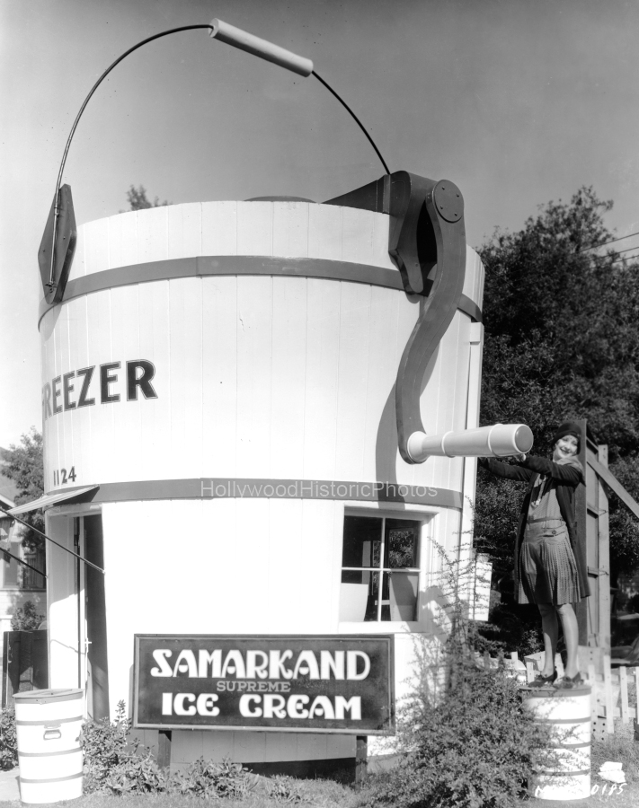 The Freezer Ice Cream 1926 1124 Vine St. Los Angeles wm.jpg
